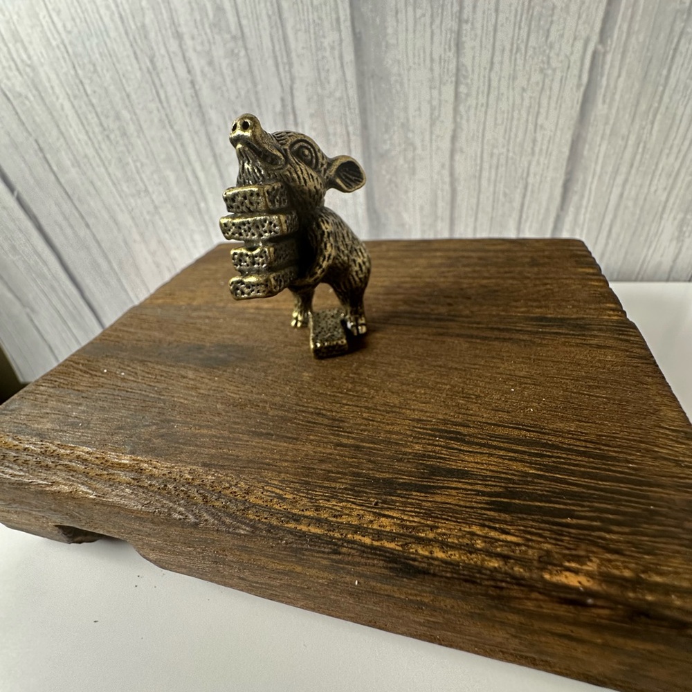 Mini Brass Struggle Pig Figurine - Picture 6 of 9